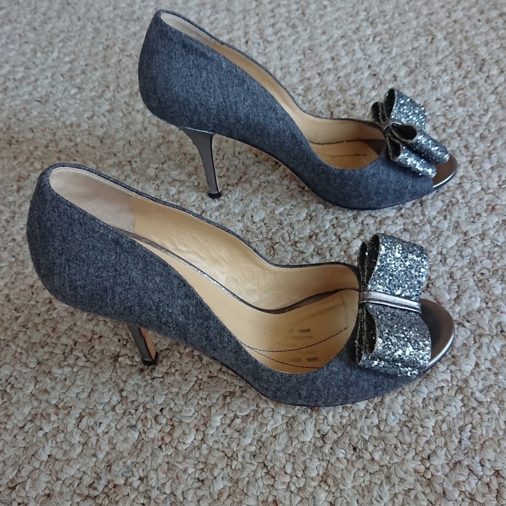 Kate Spade Krysta glitter bow peep toe pumps in a grey flannel material size 6.5